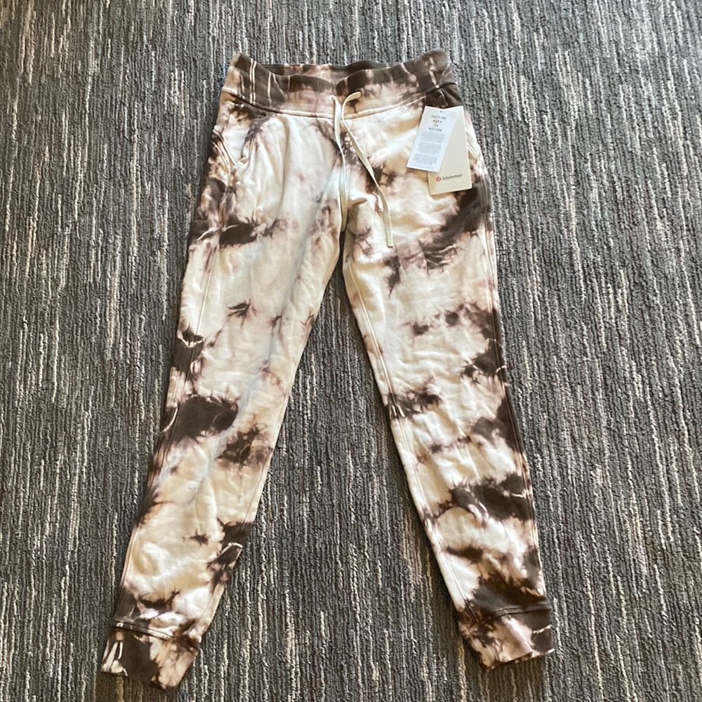Lulu lemon jogger pants. Warm down jogger